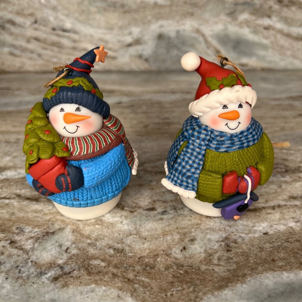 Set Of 2 Light Up Snowman Christmas Ornaments Knit Pattern Coat & Scarfs